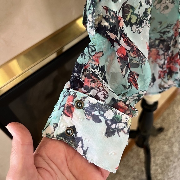 Kut from the Kloth Floral Print Textured Blouse Sz. L - Picture 7 of 14